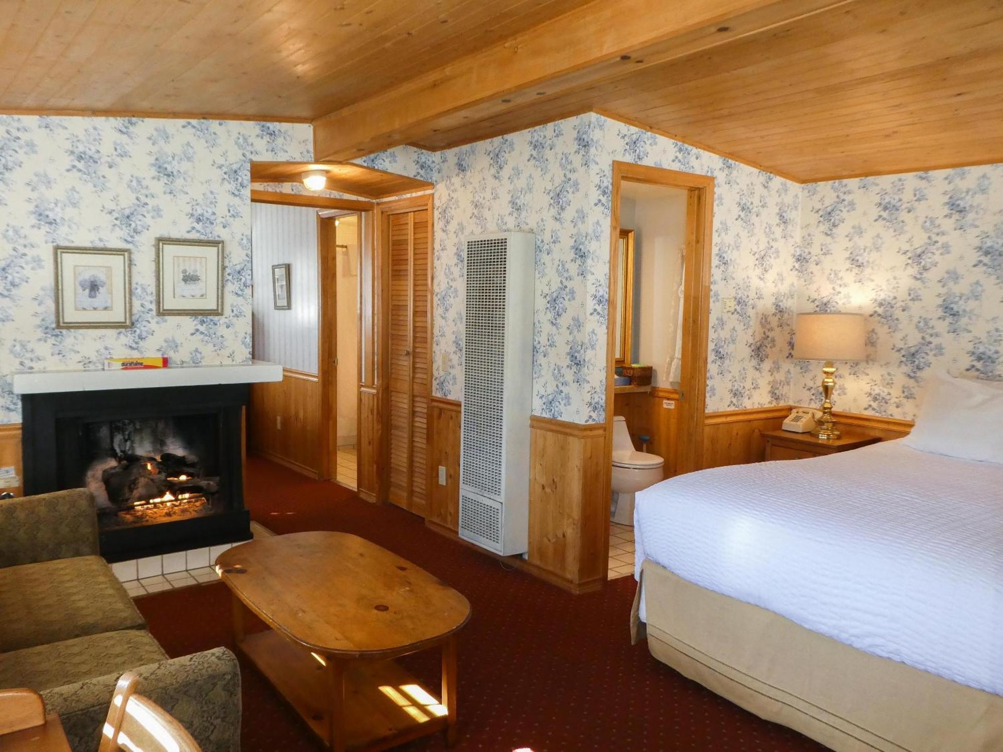 Carmel Fireplace Inn Номер фото