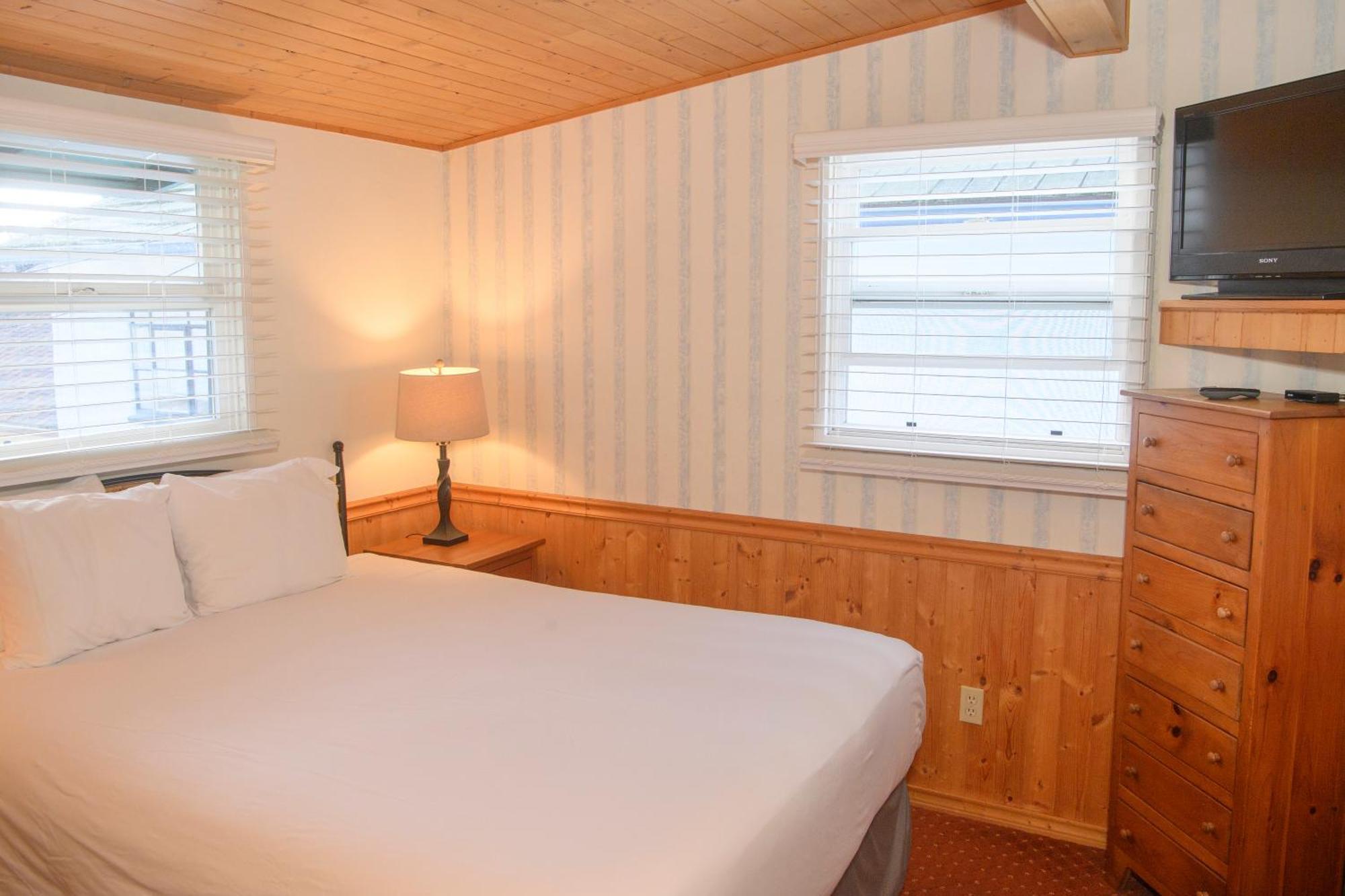 Carmel Fireplace Inn Экстерьер фото