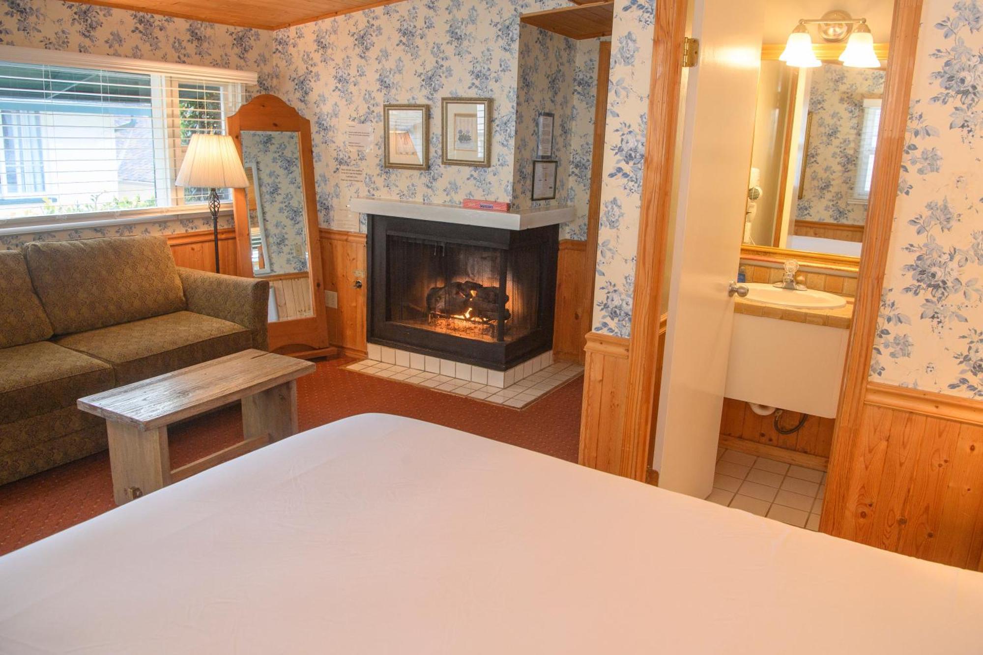 Carmel Fireplace Inn Экстерьер фото