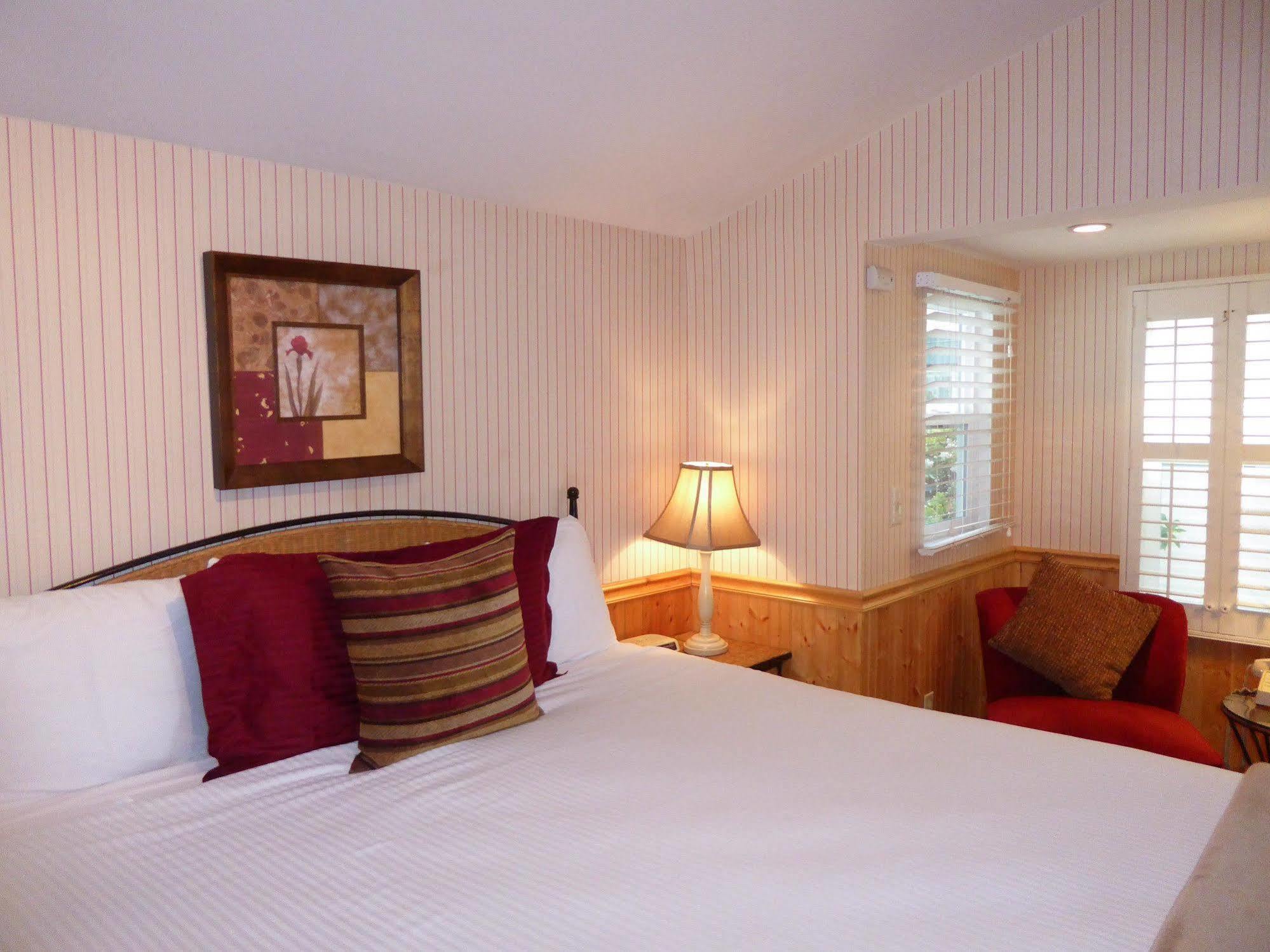 Carmel Fireplace Inn Экстерьер фото